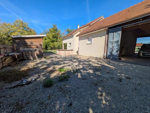 Vente                                                      Maison
                        
                     6 pièces                      181 m2                     à Neufchâteau