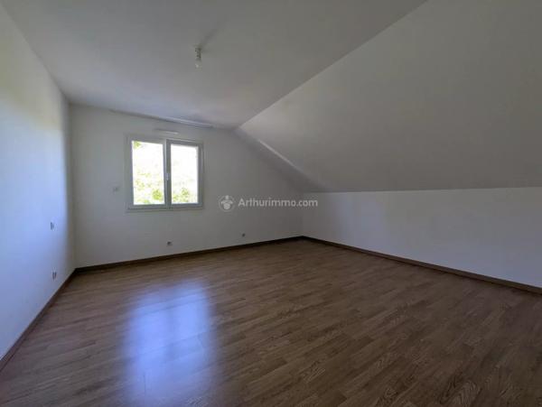 Vente                                                      Maison
                        
                     6 pièces                      181 m2                     à Neufchâteau