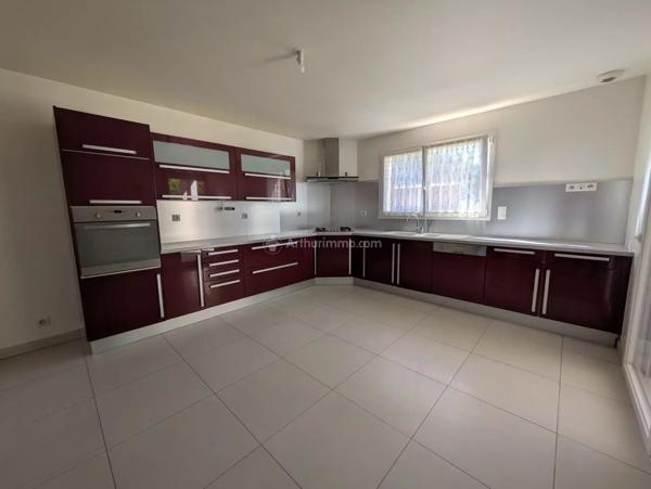 Vente                                                      Maison
                        
                     6 pièces                      181 m2                     à Neufchâteau