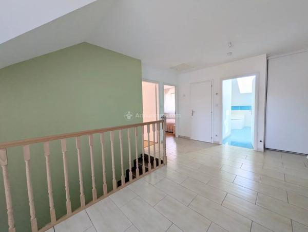 Vente                                                      Maison
                        
                     6 pièces                      181 m2                     à Neufchâteau