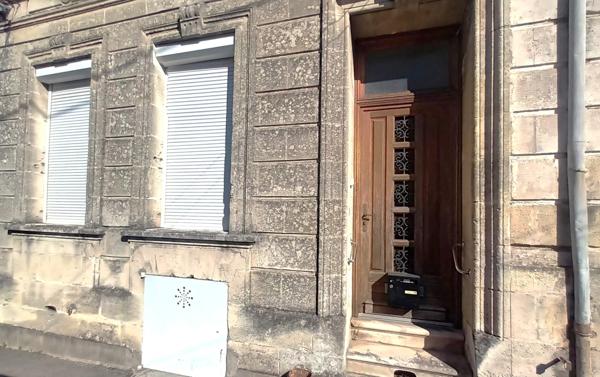 AV 2 lots distincts : Echoppe pierre avec jardin de ville (372000 €) + place de parking indépendante (23000 €) - Talence Médoquine