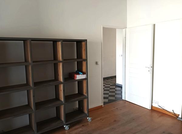 AV 2 lots distincts : Echoppe pierre avec jardin de ville (372000 €) + place de parking indépendante (23000 €) - Talence Médoquine