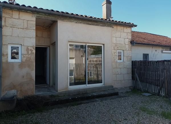 AV 2 lots distincts : Echoppe pierre avec jardin de ville (372000 €) + place de parking indépendante (23000 €) - Talence Médoquine