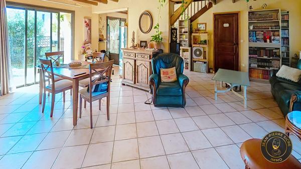 Cintegabelle — Maison de famille de 207 m² sur trois niveaux, cinq chambres, annexes et piscine, terrain clos