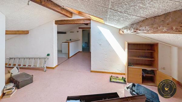 Cintegabelle — Maison de famille de 207 m² sur trois niveaux, cinq chambres, annexes et piscine, terrain clos