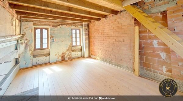 Cintegabelle — Maison de famille de 207 m² sur trois niveaux, cinq chambres, annexes et piscine, terrain clos