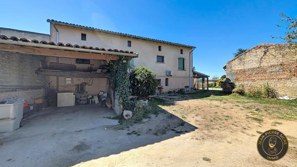 Cintegabelle — Maison de famille de 207 m² sur trois niveaux, cinq chambres, annexes et piscine, terrain clos