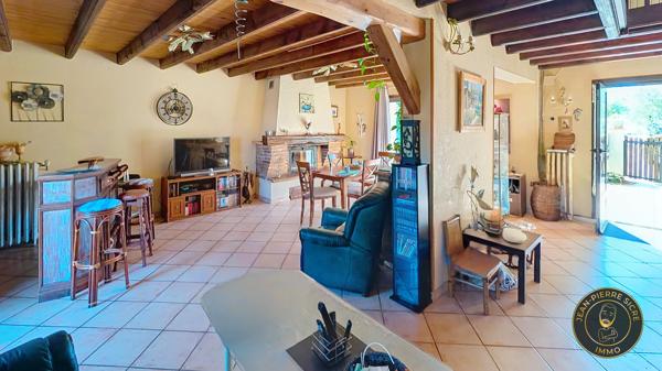 Cintegabelle — Maison de famille de 207 m² sur trois niveaux, cinq chambres, annexes et piscine, terrain clos