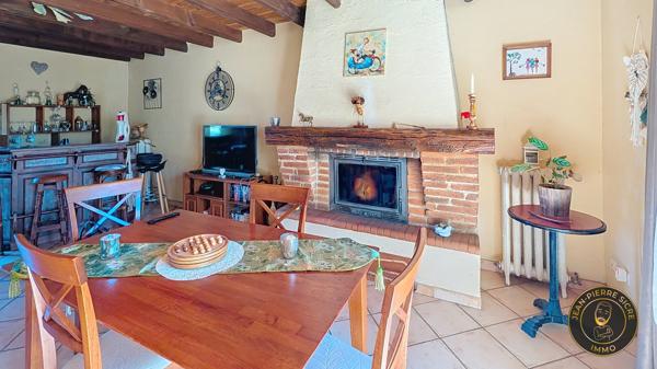 Cintegabelle — Maison de famille de 207 m² sur trois niveaux, cinq chambres, annexes et piscine, terrain clos