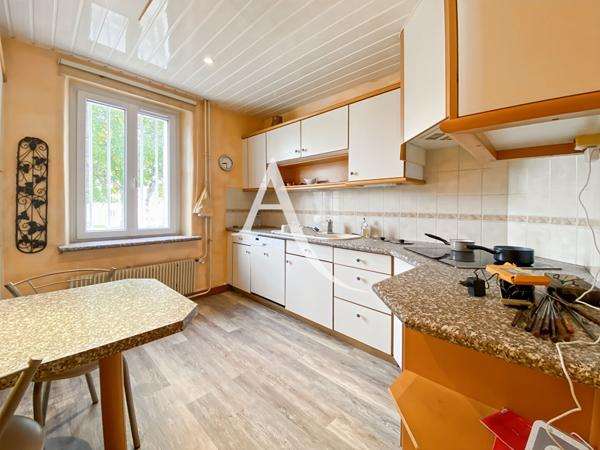 Maison Bois d'Arcy 7 pièce(s) 5 chambres .