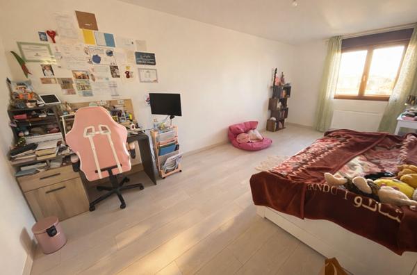 Carrieres-sur-Seine, maison de 2020 , 147 m2, 5 chambres, sous-sol, garage et jardin,