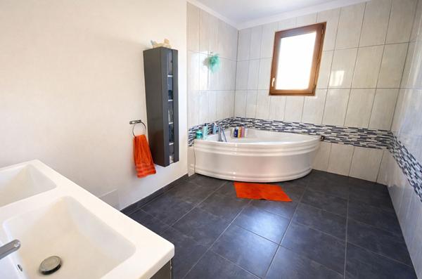 Carrieres-sur-Seine, maison de 2020 , 147 m2, 5 chambres, sous-sol, garage et jardin,