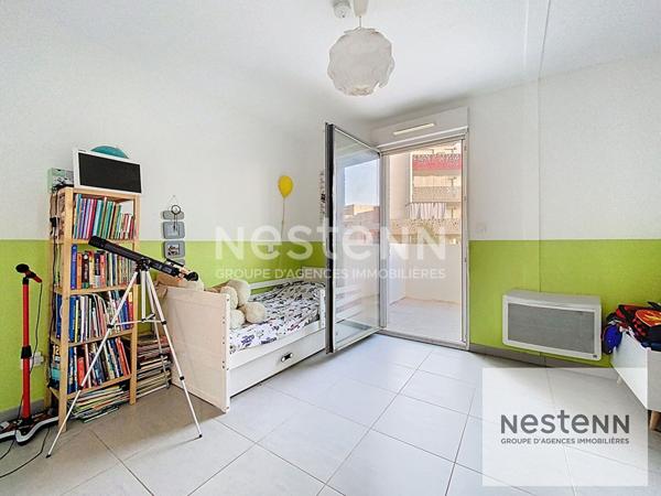 A vendre superbe appartement T4 en duplex avec terrasse, jardin et place de stationnement à Montpellier, à deux pas du tramway