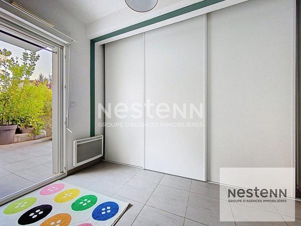 A vendre superbe appartement T4 en duplex avec terrasse, jardin et place de stationnement à Montpellier, à deux pas du tramway