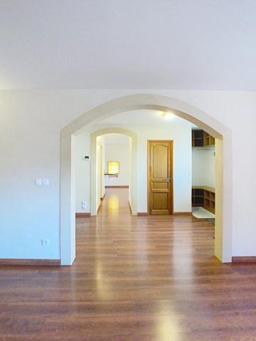 Superbe bâtisse ancienne avec sortie privative