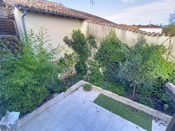 Superbe bâtisse ancienne avec sortie privative