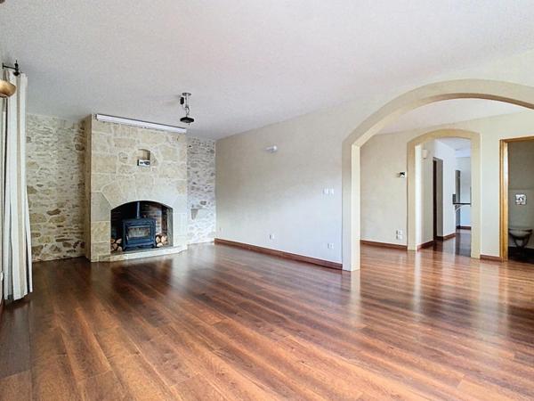 Superbe bâtisse ancienne avec sortie privative