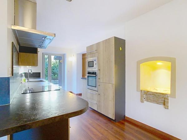 Superbe bâtisse ancienne avec sortie privative