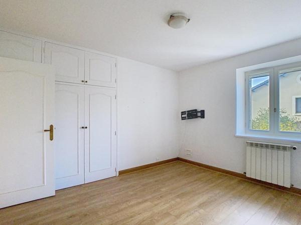 Superbe bâtisse ancienne avec sortie privative