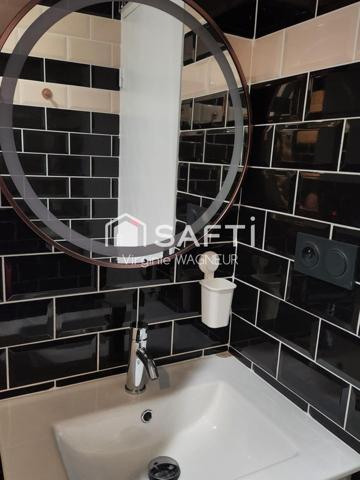 Superbe Vue Port, T2 entièrement rénové. Emplacement véhicule.