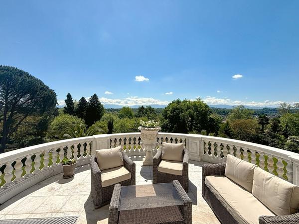 Vente Appartement de luxe Pau 8 Pièces 300 m²