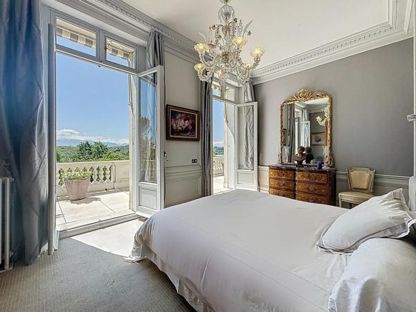 Vente Appartement de luxe Pau 8 Pièces 300 m²