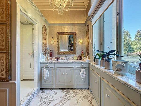 Vente Appartement de luxe Pau 8 Pièces 300 m²