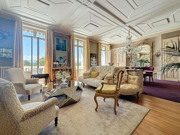 Vente Appartement de luxe Pau 8 Pièces 300 m²