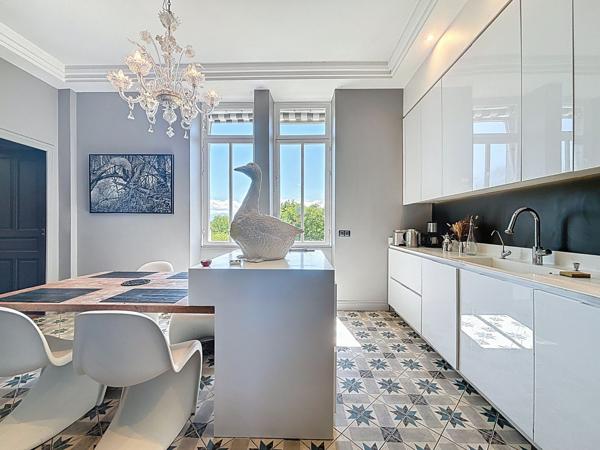 Vente Appartement de luxe Pau 8 Pièces 300 m²