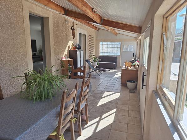 Maison de plain-pied T4 / T5 de 102 m² + véranda 40 m² sur une parcelle de 523 m²