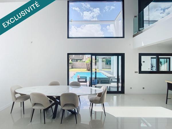 Maison comtemporaine de 246 m² avec piscine