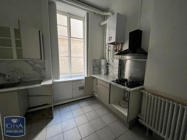 Appartement à louer 7 pièces 226.13m²