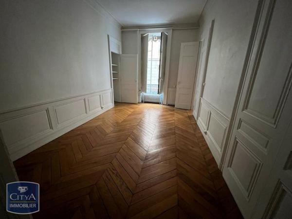 Appartement à louer 7 pièces 226.13m²