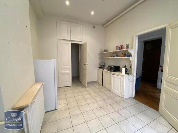 Appartement à louer 7 pièces 226.13m²