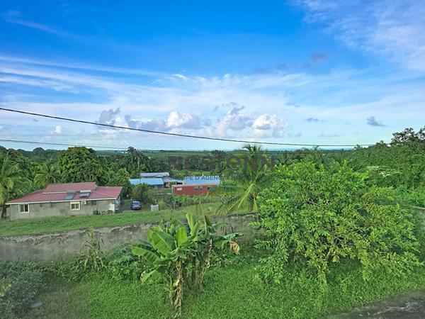 À VENDRE À BAIE-MAHAULT MAISON DE TYPE F4 DE 116 m2 SUR UN TERRAIN DE 986 m2