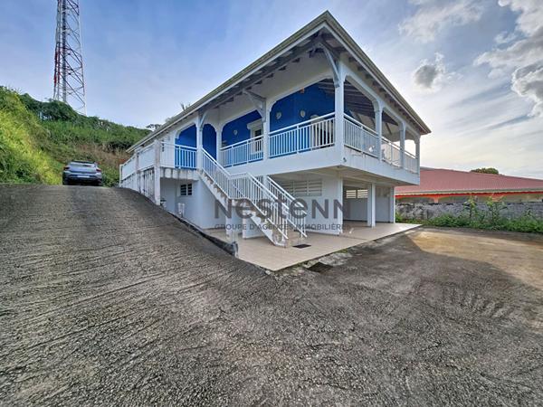 À VENDRE À BAIE-MAHAULT MAISON DE TYPE F4 DE 116 m2 SUR UN TERRAIN DE 986 m2