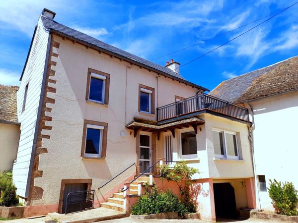 Location
                Corps de ferme153,38 m² - 6 Pièces -
                    COLOMBIES (12240)