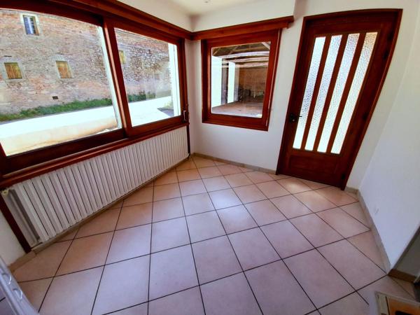 Location
                Corps de ferme153,38 m² - 6 Pièces -
                    COLOMBIES (12240)