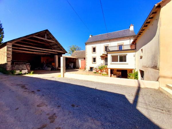 Location
                Corps de ferme153,38 m² - 6 Pièces -
                    COLOMBIES (12240)