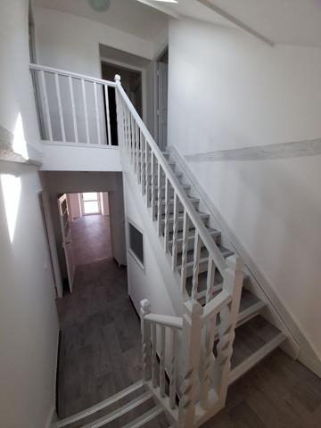 Location
                Corps de ferme153,38 m² - 6 Pièces -
                    COLOMBIES (12240)