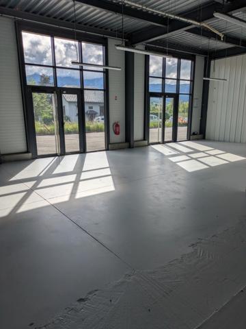 Local commercial à louer proche de CHAMBERY (73)576 m²