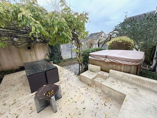 Arpajon (91290) ARPAJON - Maison individuelle - F6 - Sous-sol total - Jardin avec dépendance F2