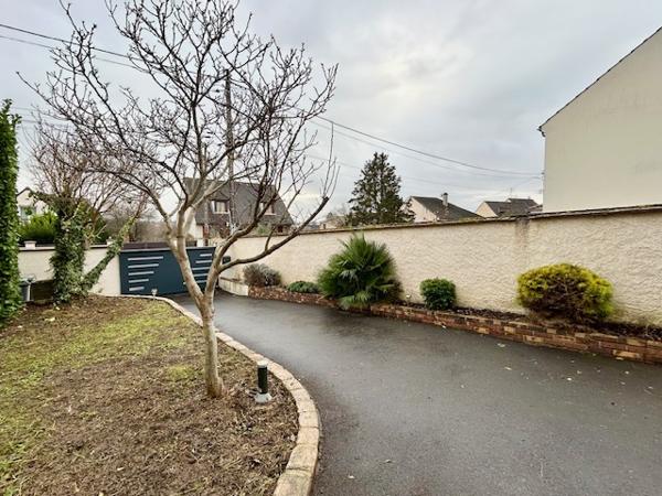 Arpajon (91290) ARPAJON - Maison individuelle - F6 - Sous-sol total - Jardin avec dépendance F2
