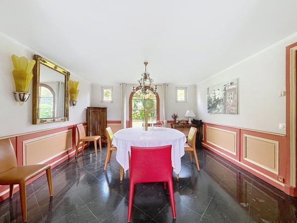 Maison de caractère au Cartelot avec jardin paysager