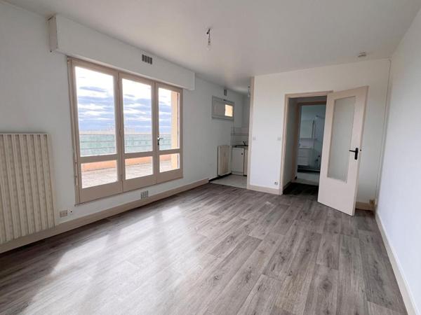 Appartement - Le Mans - BOLLEE - STUDIO avec Terrasse - 29 m²