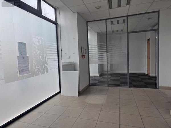 Fonds et/ou murs commerciaux à louer à Château-Gontier-sur-Mayenne en Mayenne (53200), ref : 53073-L214