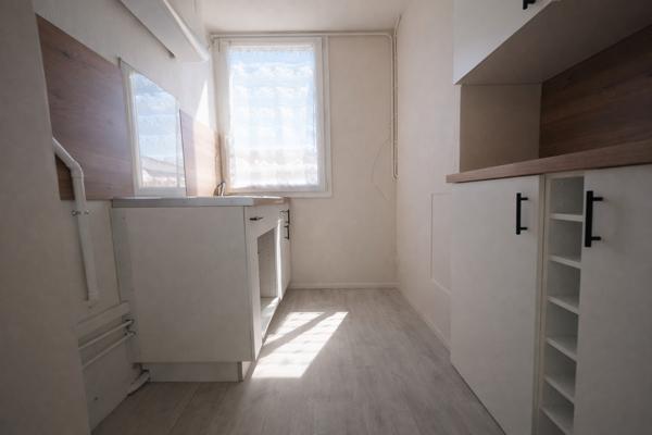 Appartement Romainville 2 pièces 40 m2 Métro Carnot