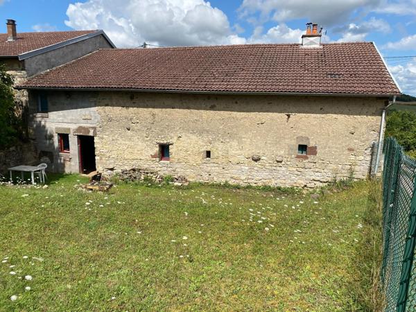 maison de campagne avec jardin attenant, cave voutée