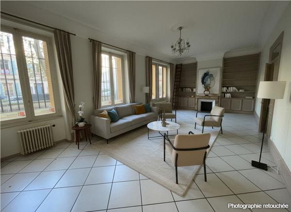 EXCLUSIVITE SUR AVIGNON - BOULEVARD RASPAIL - GRAND APPARTEMENT DE TYPE 4 DE 134 M² HABITABLE AVEC GRANDE CAVE