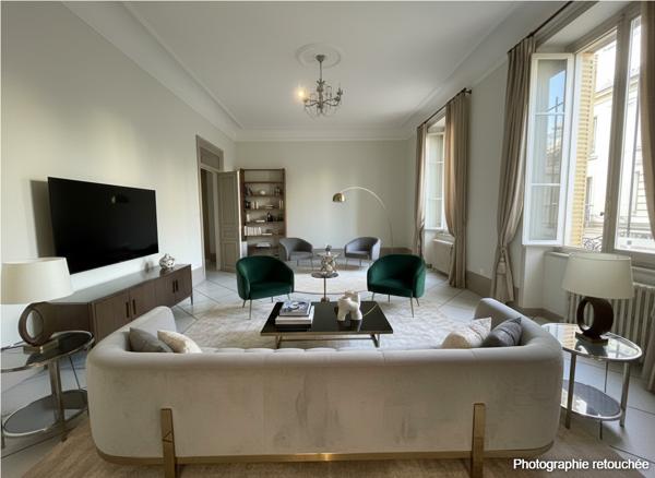 EXCLUSIVITE SUR AVIGNON - BOULEVARD RASPAIL - GRAND APPARTEMENT DE TYPE 4 DE 134 M² HABITABLE AVEC GRANDE CAVE